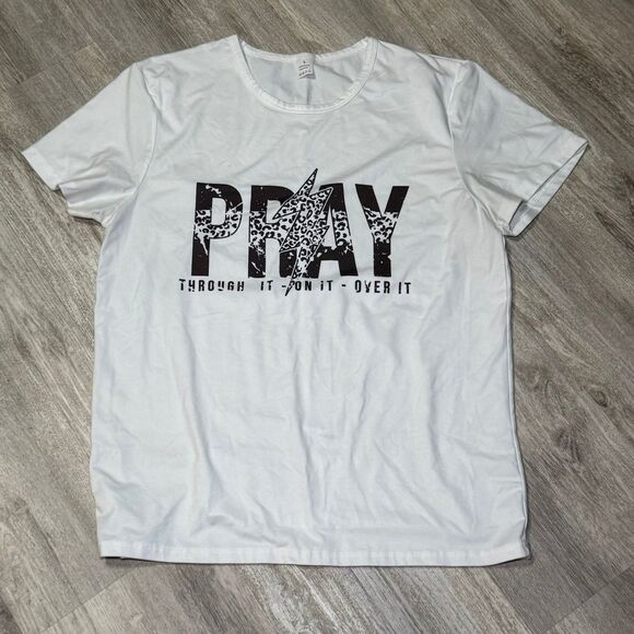 Women's Pray through it Poly blend shirt large cheetah lightning‎ design - Picture 1 of 3